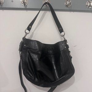 Coach - shoulder bag with cross body option - black patent leather